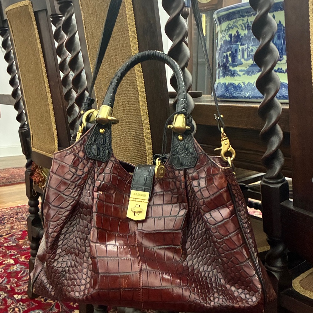 Crocodile-Embossed Brahmin AdrianExcellent condition.14.5  wide .10.2 tall
